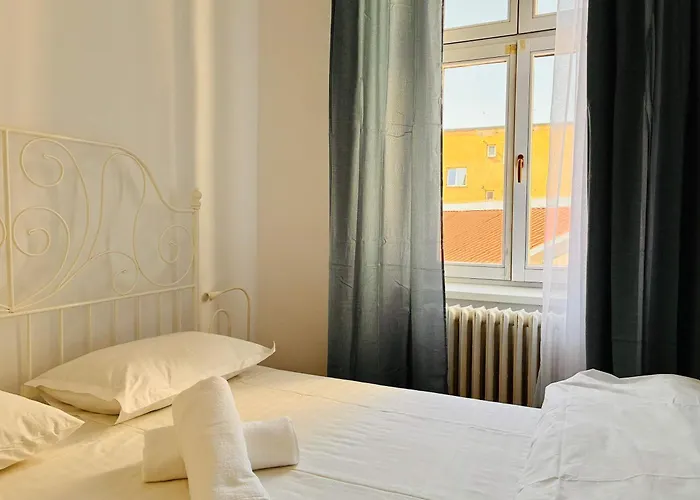 Apartment Joy Unirii 1 *